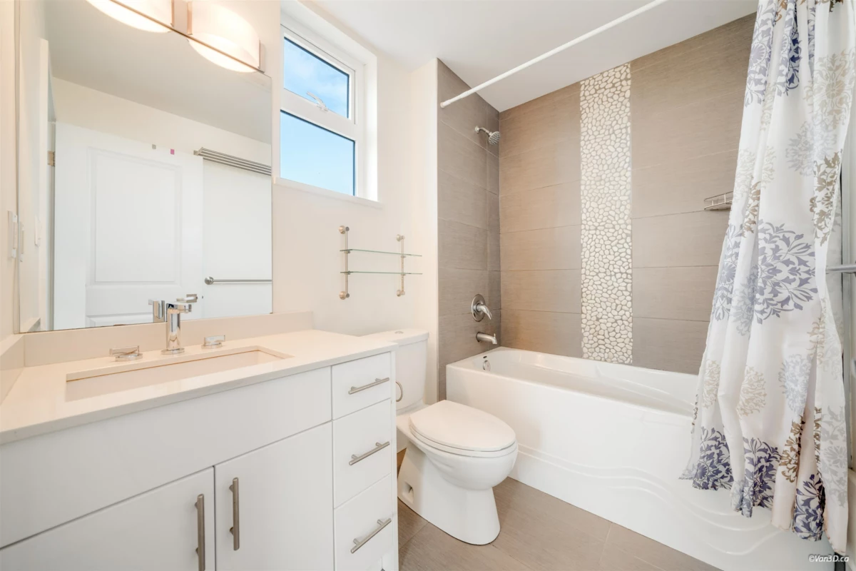 Kitchen Photo of 1 3993 Chatham Street, Richmond, BC