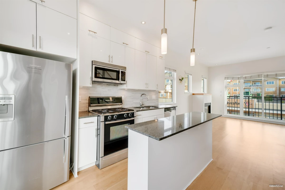 Mudroom Photo of 1 3993 Chatham Street, Richmond, BC