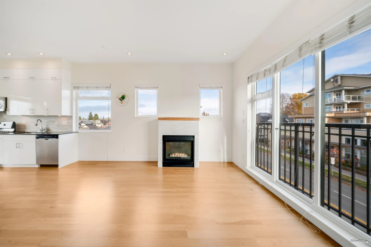 Powder Room Photo of 1 3993 Chatham Street, Richmond, BC