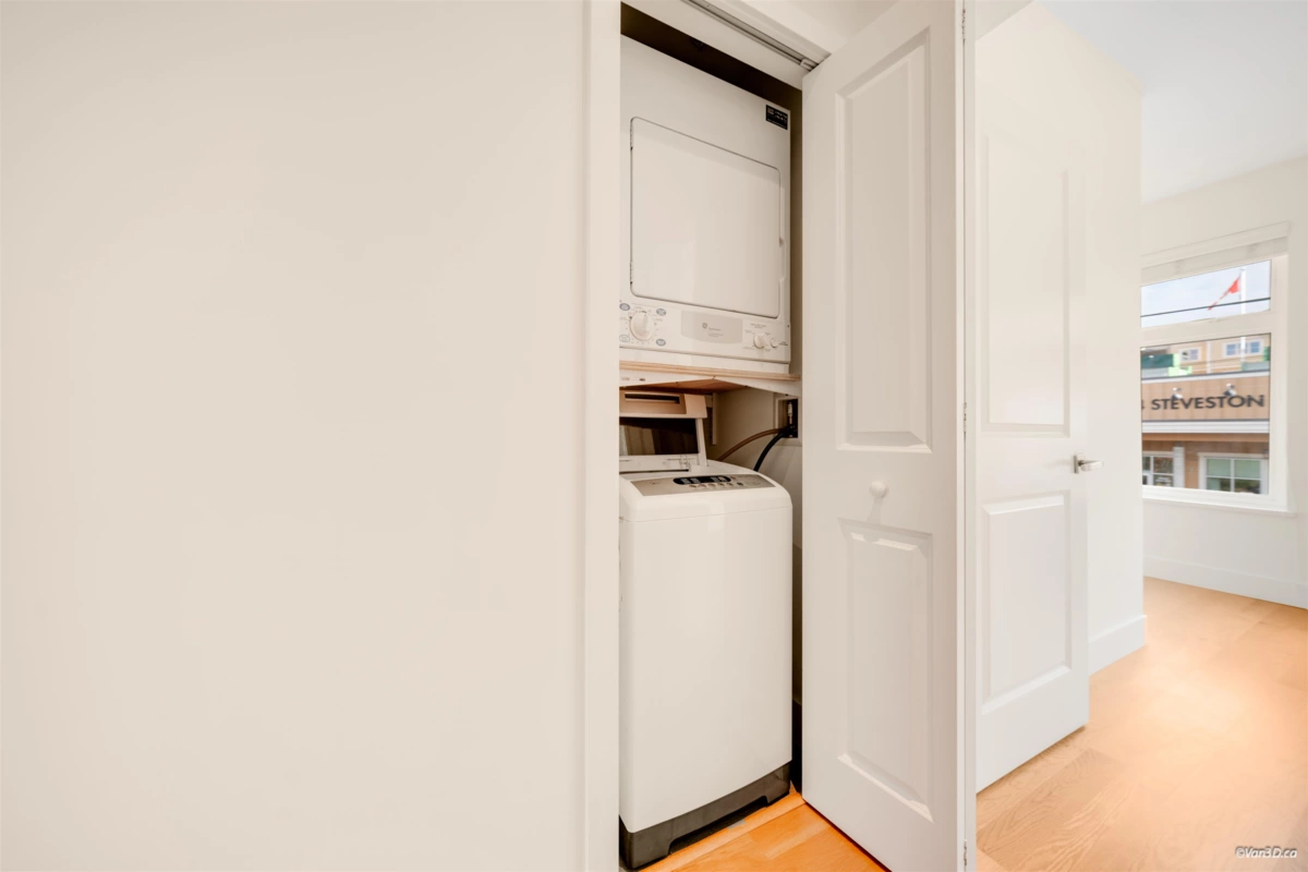 Walk-In Closet Photo of 1 3993 Chatham Street, Richmond, BC