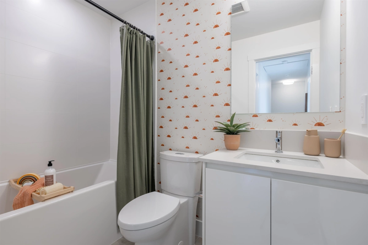 Guest Bathroom Photo of 3 16325 21 Avenue, Surrey, BC