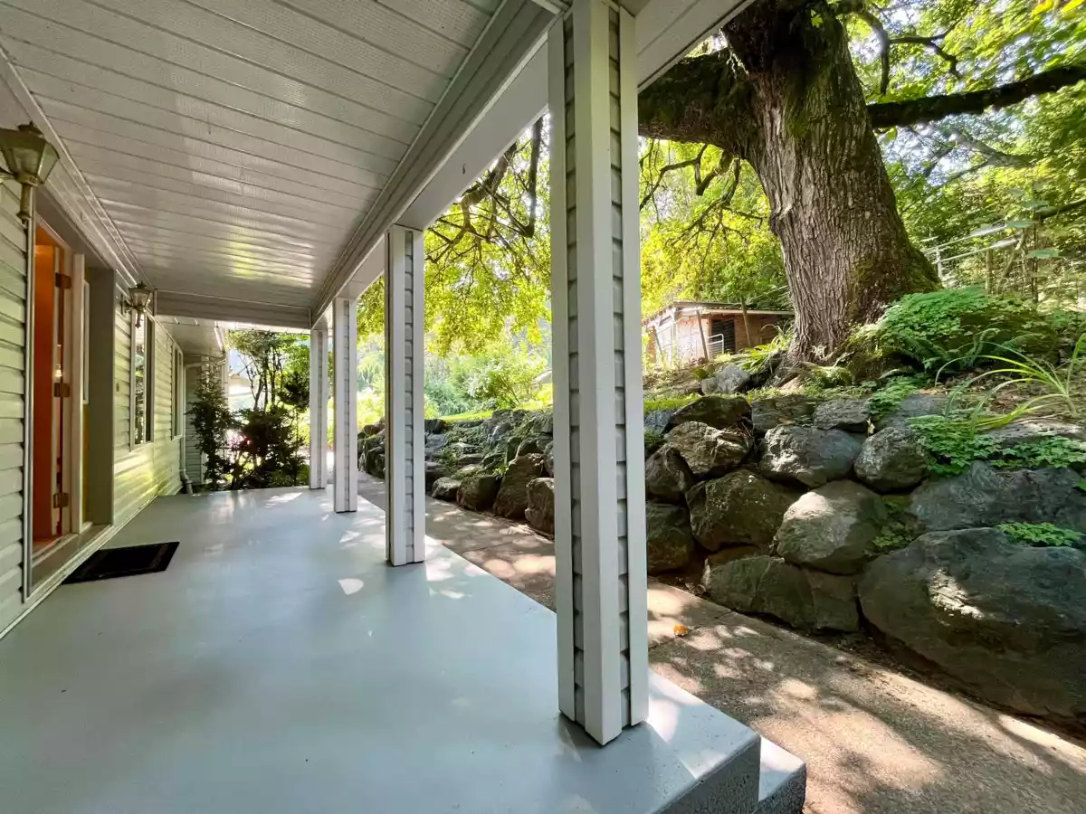 Living Room Photo of 6080 Ross Road, Chilliwack, BC