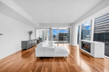 2405 667 Howe Street, Vancouver, BC, Vancouver — Apartment/Condo for sale