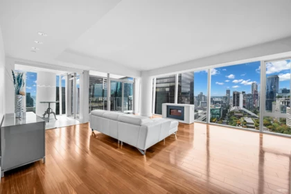 2405 667 Howe Street, Vancouver, BC, Vancouver — Apartment/Condo for sale