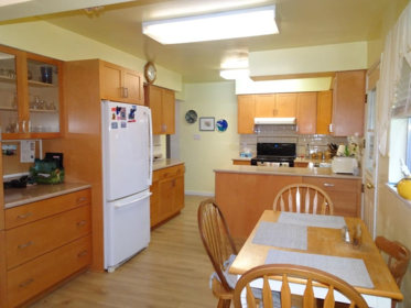Breakfast Nook Photo of 6229 Denbigh Avenue, Burnaby, BC