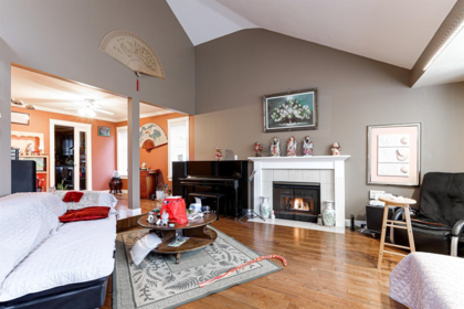 Dining Area Photo of 9420 157 Street, Surrey, BC