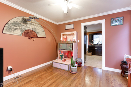 Kitchen Island Photo of 9420 157 Street, Surrey, BC