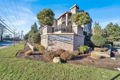 324 21009 56 Avenue, Langley, BC