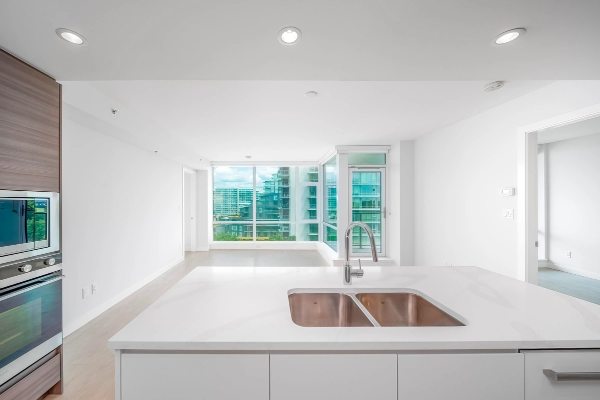 Kitchen Island Photo of 1005 6833 Buswell Street, Richmond, BC