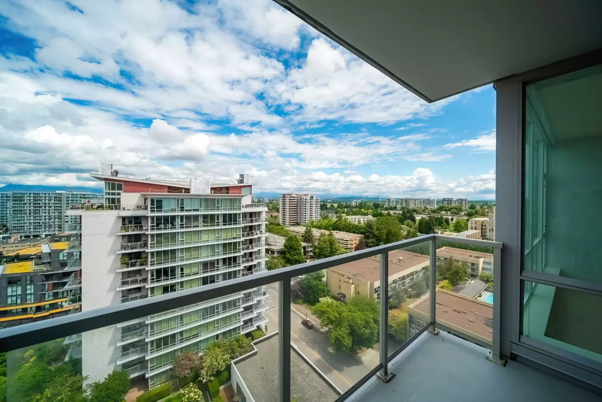 Kitchen Photo of 1005 6833 Buswell Street, Richmond, BC