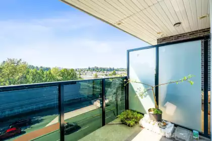 Hallway Photo of 507 13623 81a Avenue, Surrey, BC