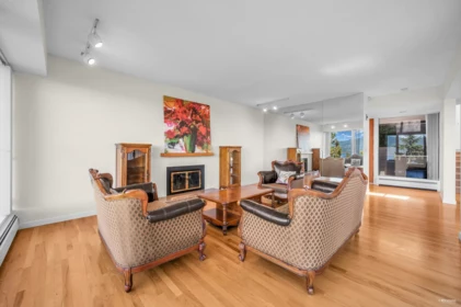 Breakfast Nook Photo of 5317 Montiverdi Place, West Vancouver, BC