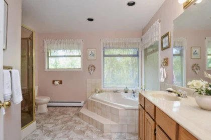 Powder Room Photo of 2488 139 Street, Surrey, BC
