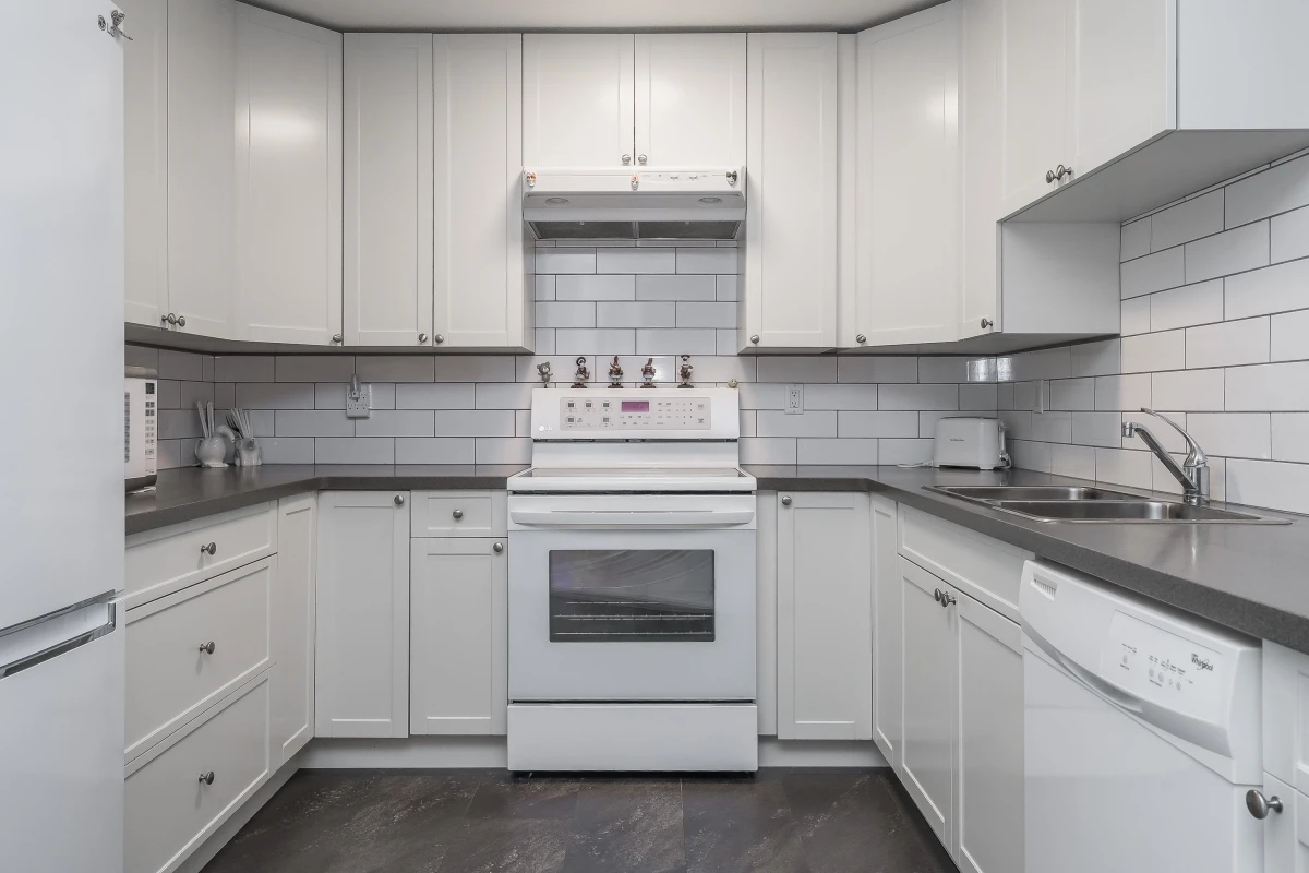 Kitchen Island Photo of 309 17695 58 Avenue, Surrey, BC