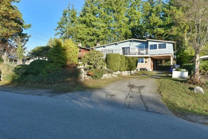 4726 Laurel Avenue, Sechelt, BC, Sechelt — Single Family Residence for sale