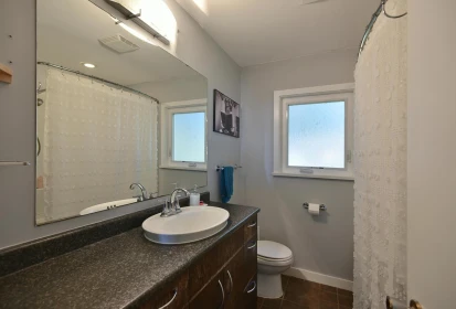 Guest Bathroom Photo of 4726 Laurel Avenue, Sechelt, BC