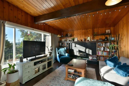 Kitchen Photo of 4726 Laurel Avenue, Sechelt, BC