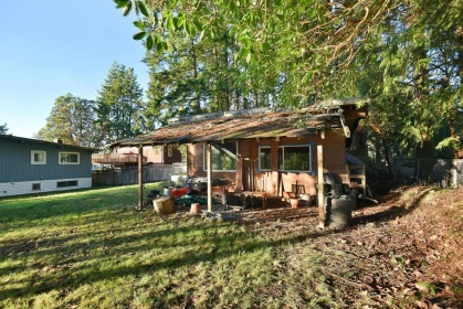 Swimming Pool Photo of 4726 Laurel Avenue, Sechelt, BC