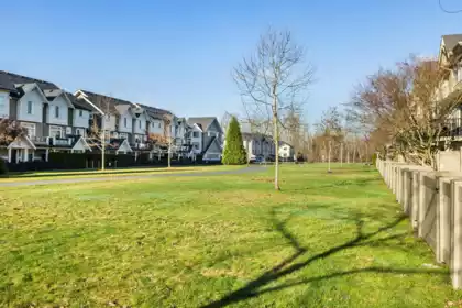 25 19525 73 Avenue, Surrey, BC, Surrey — Townhouse for sale