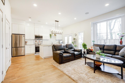 Kitchen Island Photo of 17 5960 142 Street, Surrey, BC