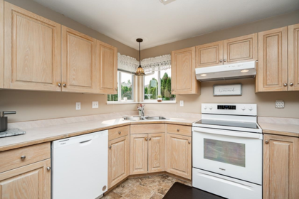 Primary Bathroom Photo of 12514 220 Street, Maple Ridge, BC