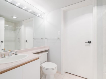 Entry Foyer Photo of 303 1415 W Georgia Street, Vancouver, BC
