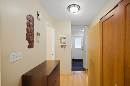 Entry Foyer Photo of 11 40200 Government Road, Squamish, BC