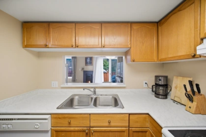 Laundry Room Photo of 11 40200 Government Road, Squamish, BC