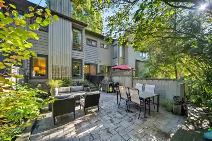 4742 Laurelwood Place, Burnaby, BC, Greentree Village — 3 bed townhouse for sale
