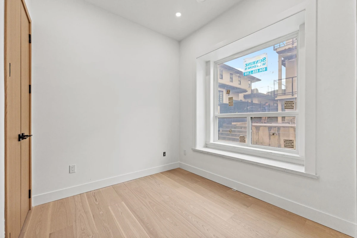 Dining Area Photo of 4 5091 Buxton Street, Burnaby, BC