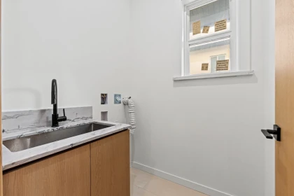 Kitchen Island Photo of 4 5091 Buxton Street, Burnaby, BC