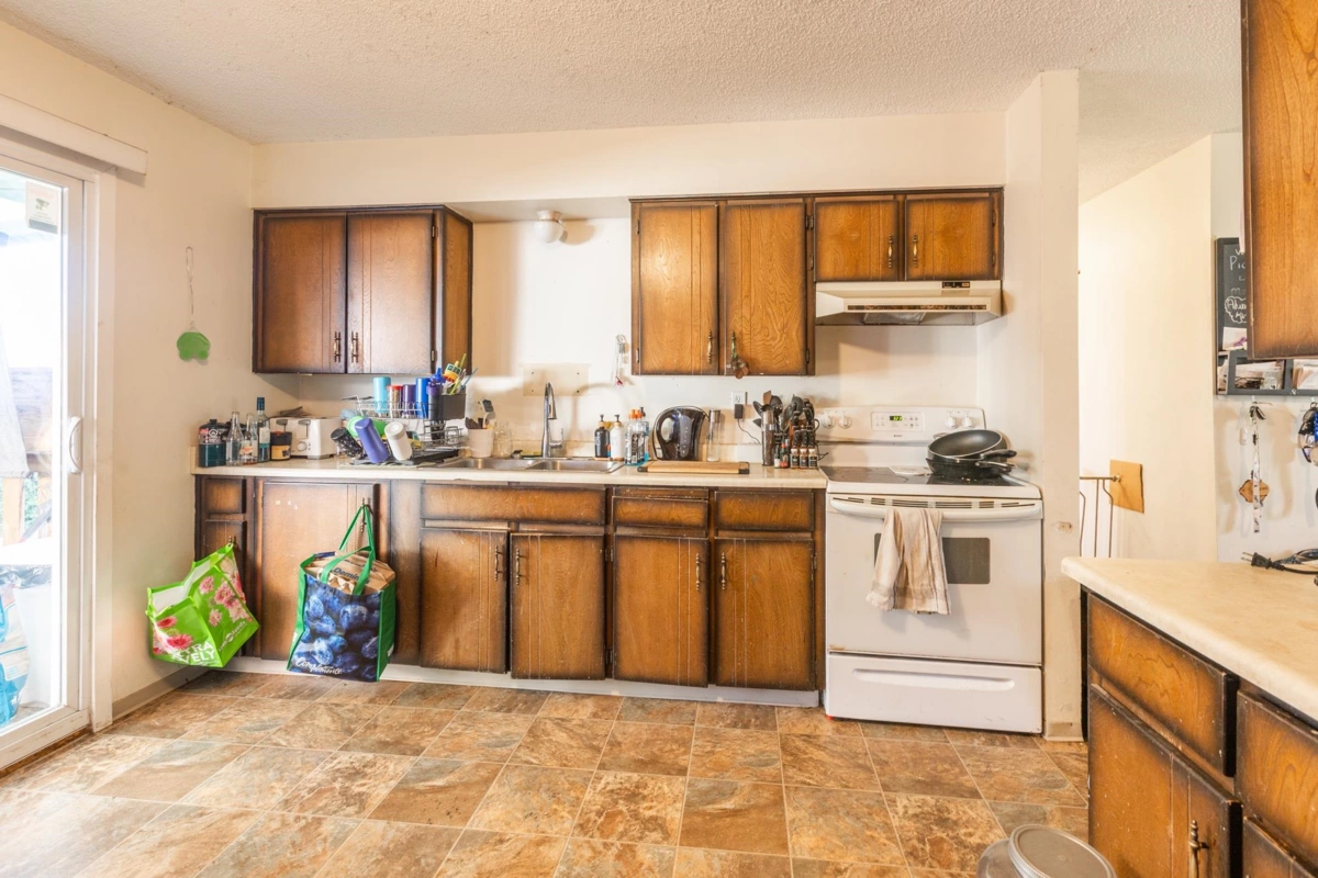 Kitchen Island Photo of 2637 Wildwood Court, Langley, BC
