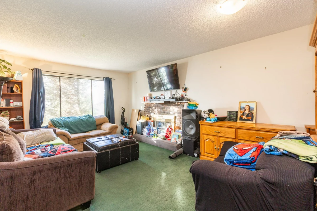 Living Room Photo of 2637 Wildwood Court, Langley, BC