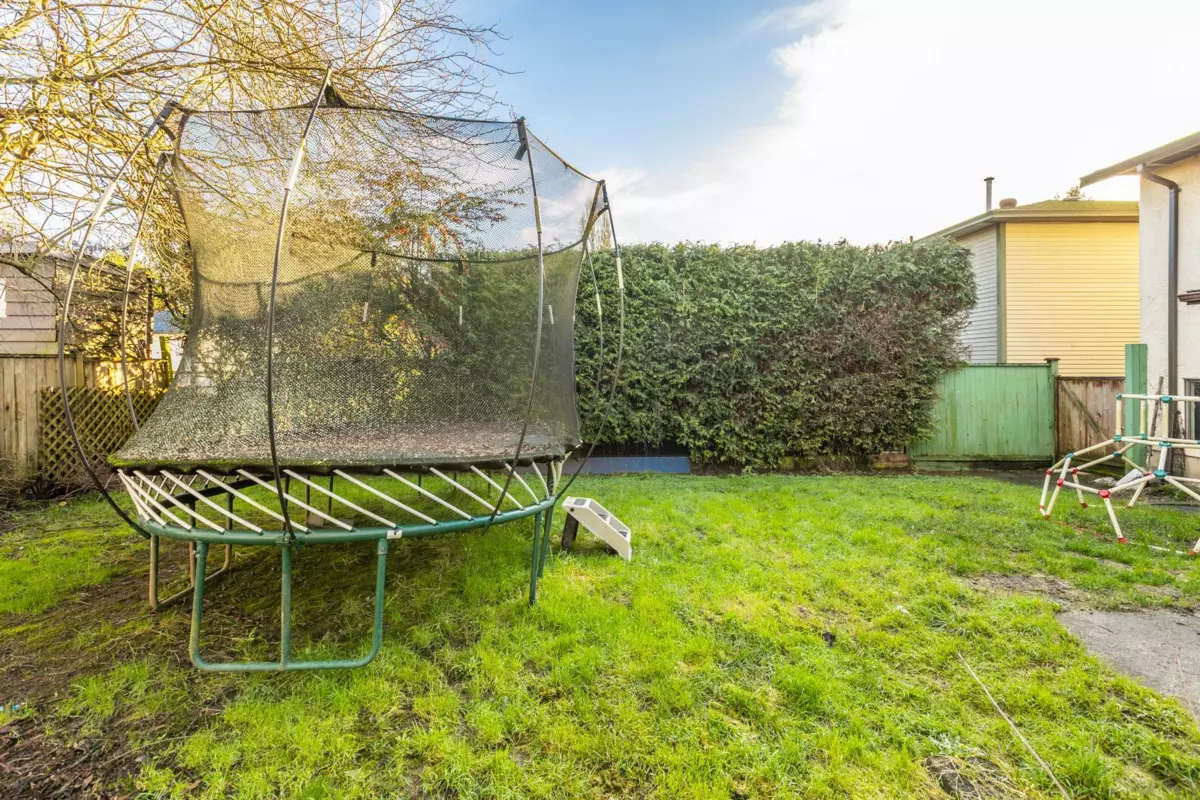 Swimming Pool Photo of 2637 Wildwood Court, Langley, BC