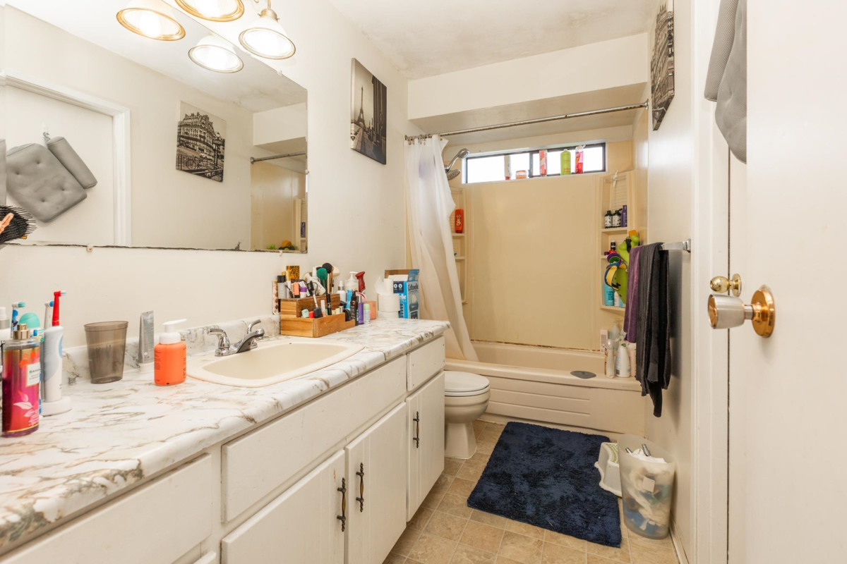 Walk-In Closet Photo of 2637 Wildwood Court, Langley, BC