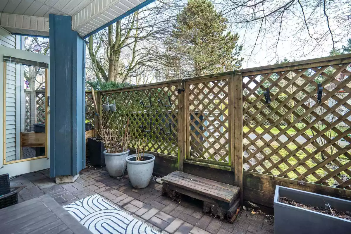 Entry Foyer Photo of 107 8115 121a Street, Surrey, BC