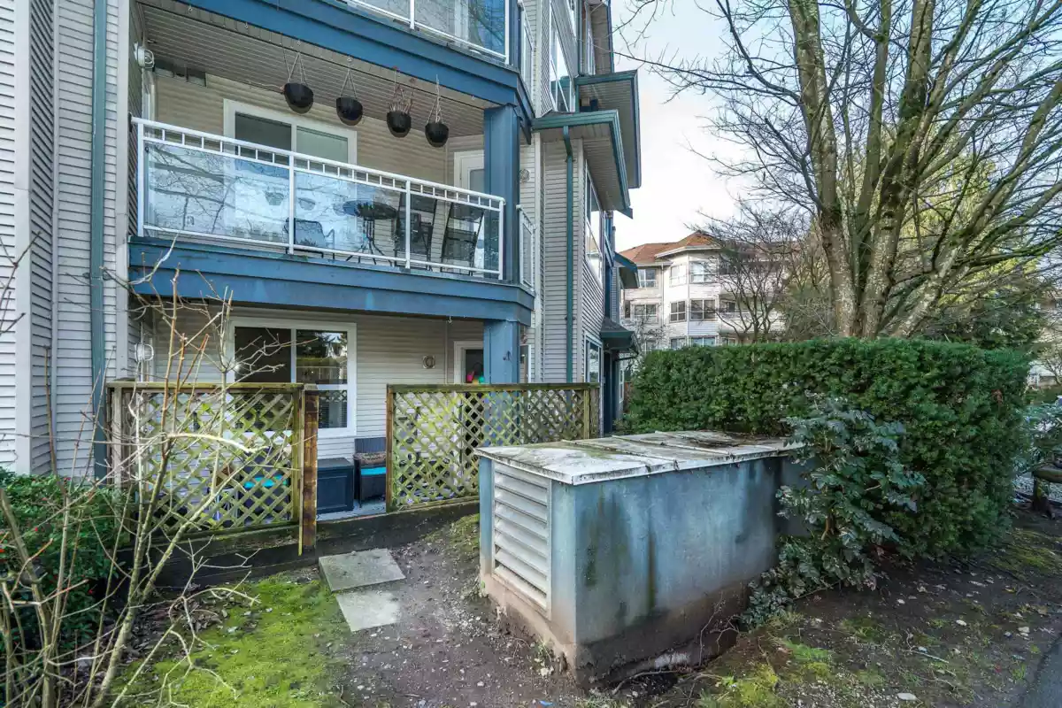 Hallway Photo of 107 8115 121a Street, Surrey, BC