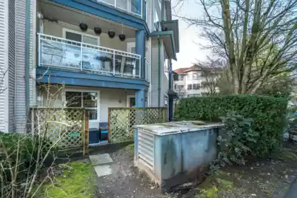 Hallway Photo of 107 8115 121a Street, Surrey, BC