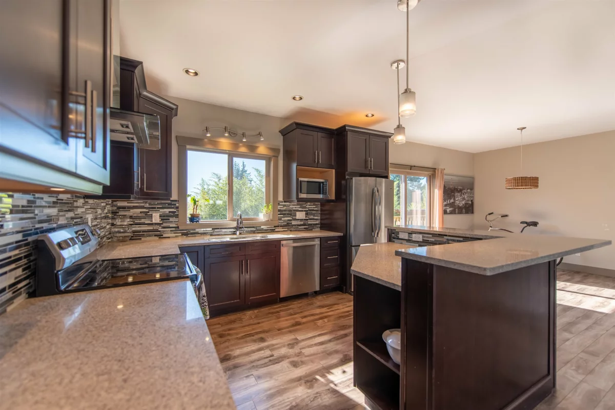 Kitchen Island Photo of 6391 Oracle Road, Sechelt, BC