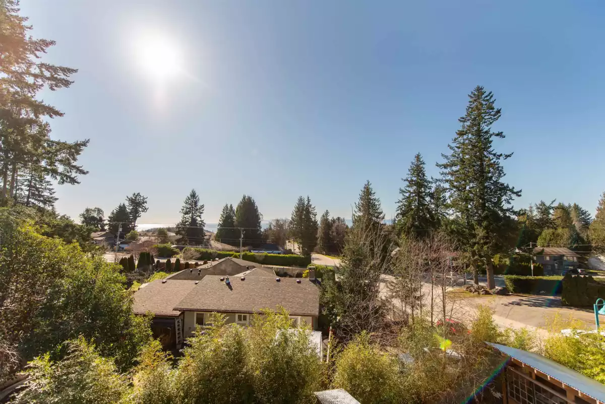 Walk-In Closet Photo of 6391 Oracle Road, Sechelt, BC