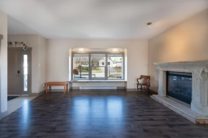 Entry Foyer Photo of 6391 Oracle Road, Sechelt, BC