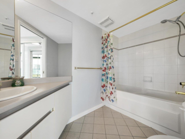Walk-In Closet Photo of 1301 13383 108 Avenue, Surrey, BC