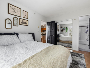 Guest Bathroom Photo of 404 1688 E 8th Avenue, Vancouver, BC