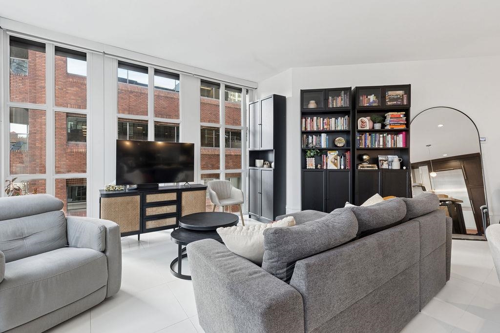 Family Room Photo of 402 1102 Hornby Street, Vancouver, BC