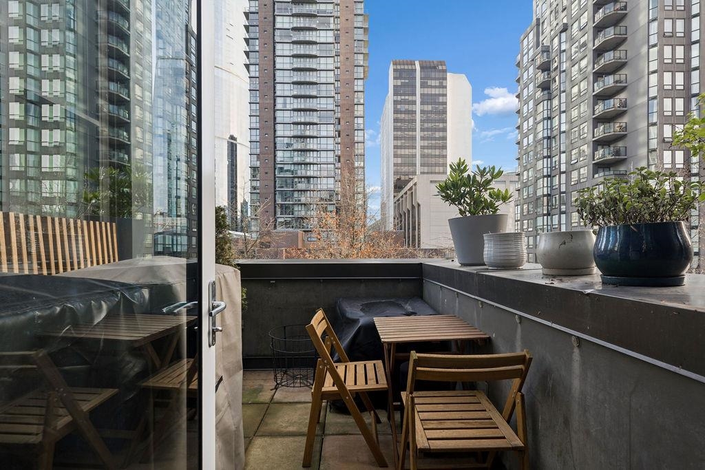 Loft / Bonus Room Photo of 402 1102 Hornby Street, Vancouver, BC