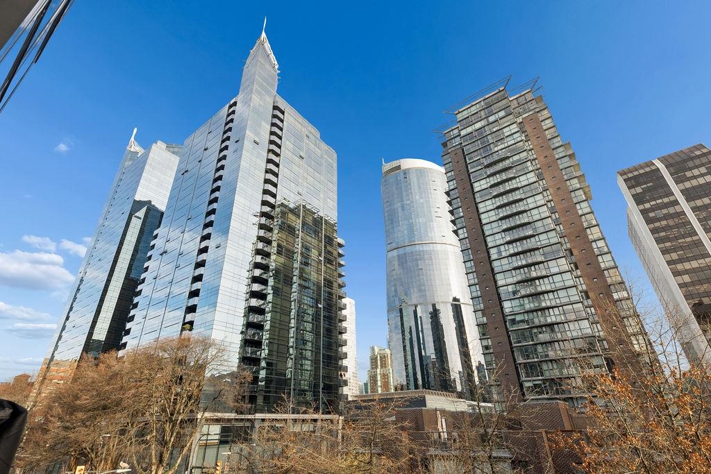 Mudroom Photo of 402 1102 Hornby Street, Vancouver, BC