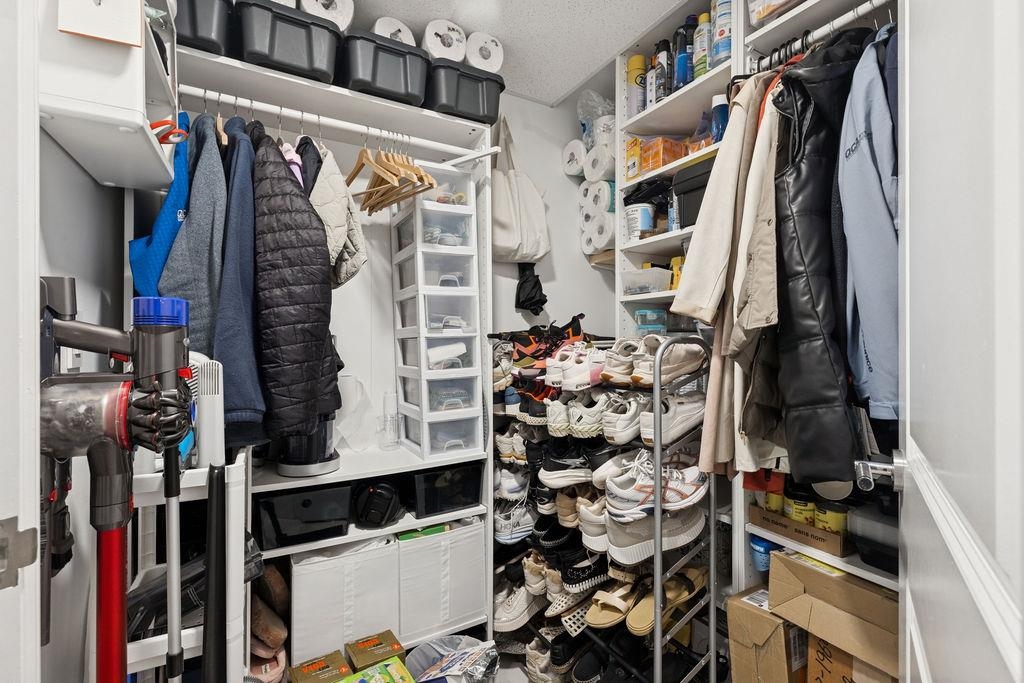 Powder Room Photo of 402 1102 Hornby Street, Vancouver, BC