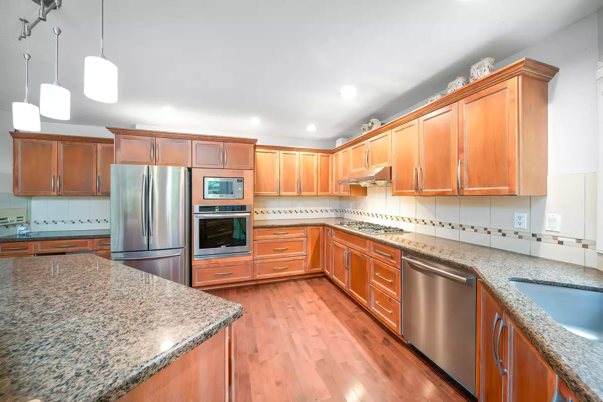 Guest Bathroom Photo of 2099 132a Street, Surrey, BC