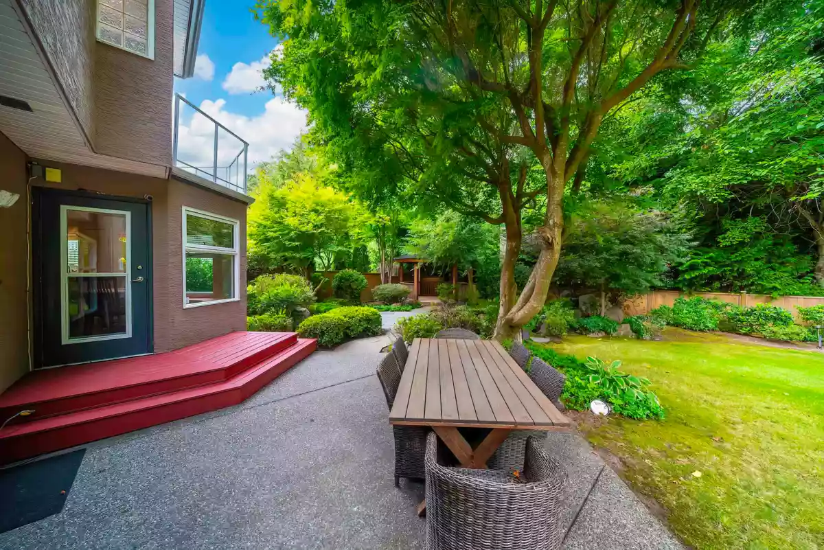 Hot Tub / Spa Photo of 2099 132a Street, Surrey, BC