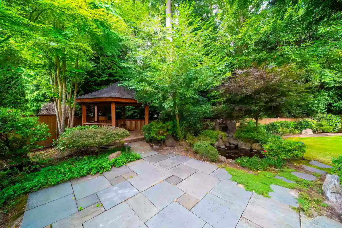 Swimming Pool Photo of 2099 132a Street, Surrey, BC